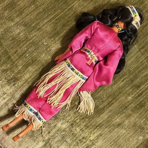 Barbie Native American Indian Doll Vintage Collectible by Mattel, Preloved Great - Picture 3 of 8